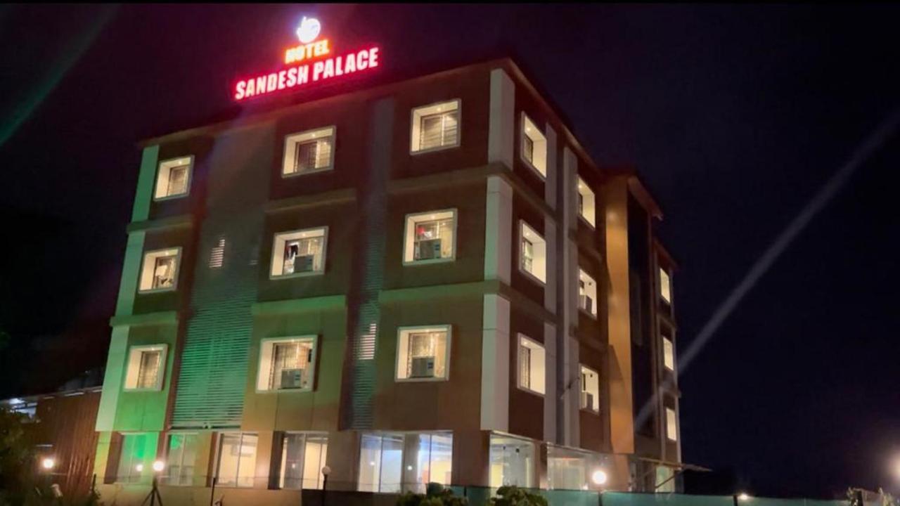 Hotel Sandesh Palace Лонавала Экстерьер фото