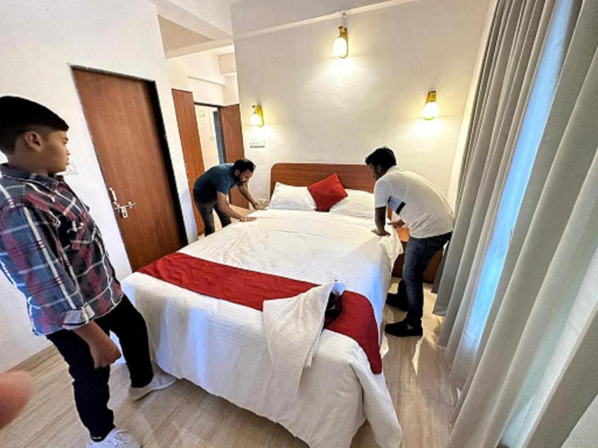 Hotel Sandesh Palace Лонавала Экстерьер фото