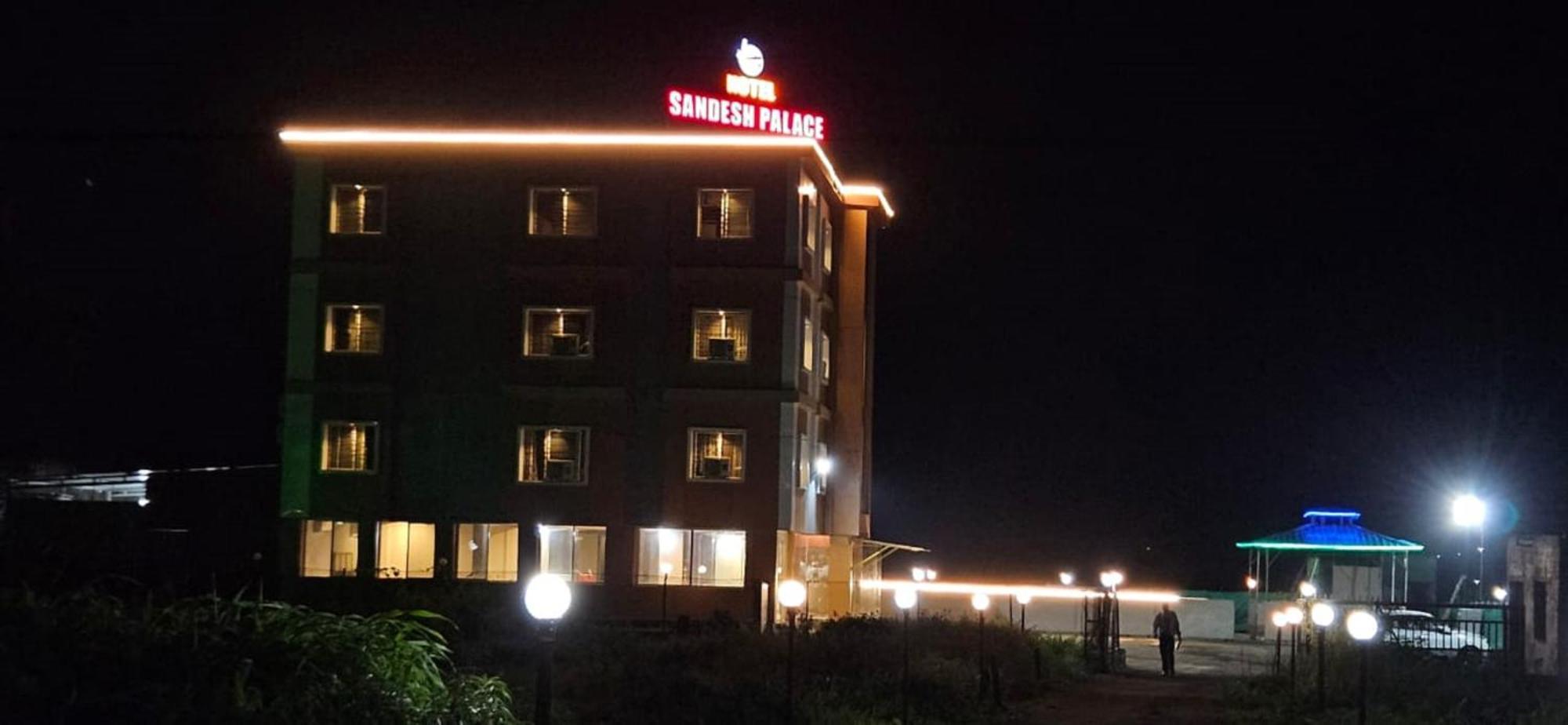 Hotel Sandesh Palace Лонавала Экстерьер фото